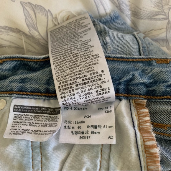 Levi’s 501 high rise denim shorts - Picture 3 of 6